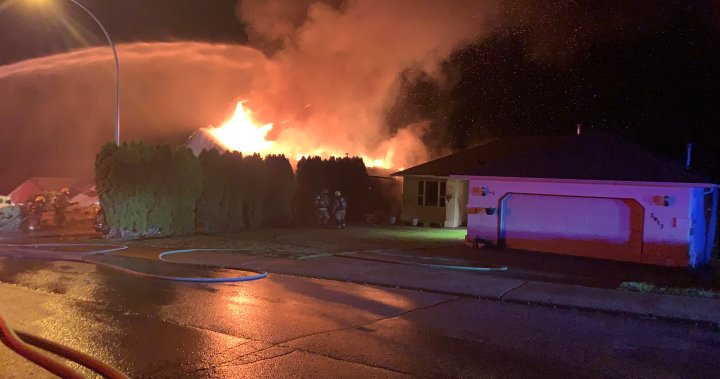 Един човек е в неизвестност след пожар в къща в Lumby, Британска Колумбия