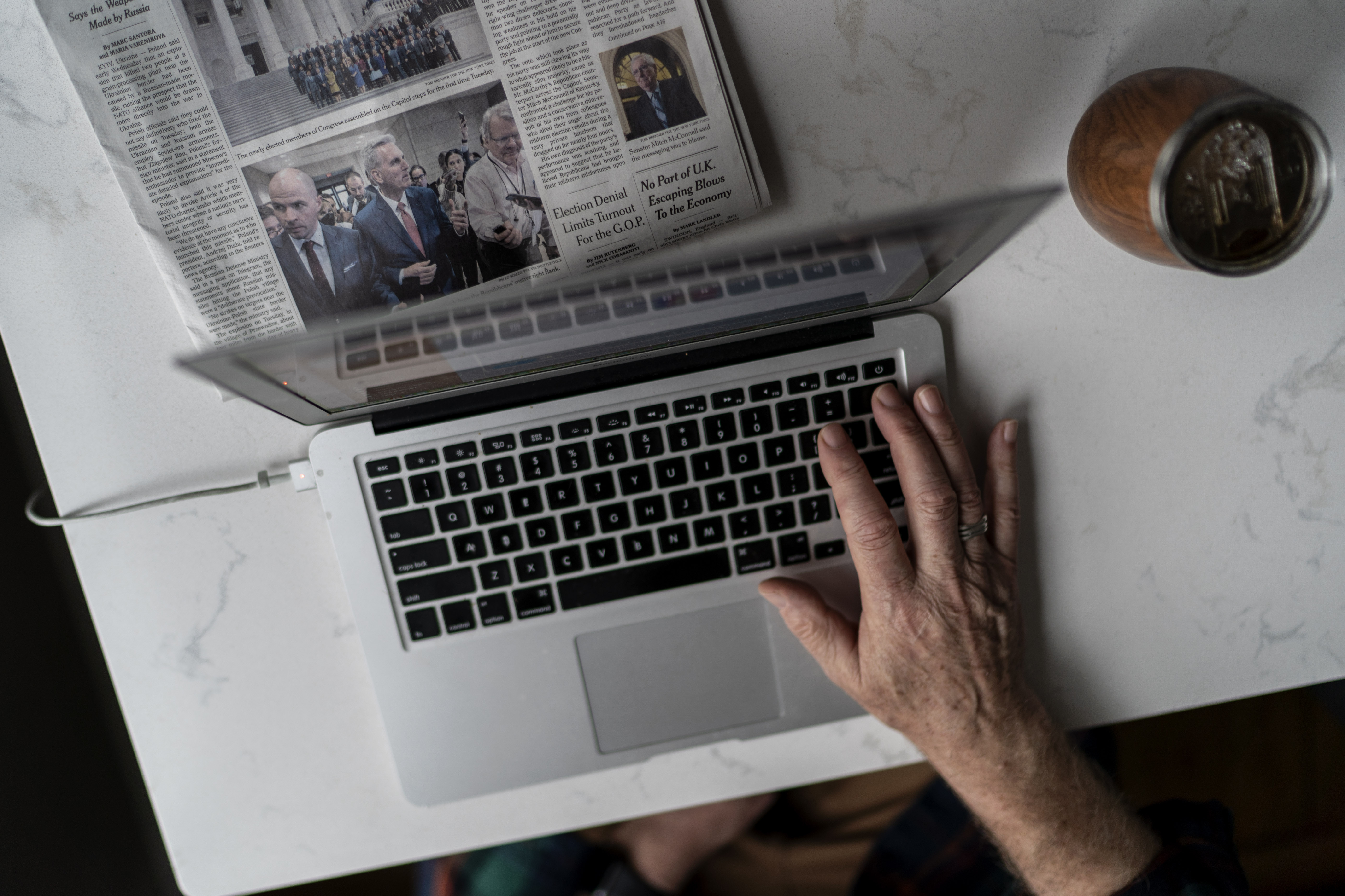 Канадците които работят от вкъщи спестяват повече от час всеки