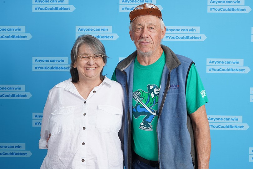 Щастлив билет за лотария попълни банковата сметка на двойка от