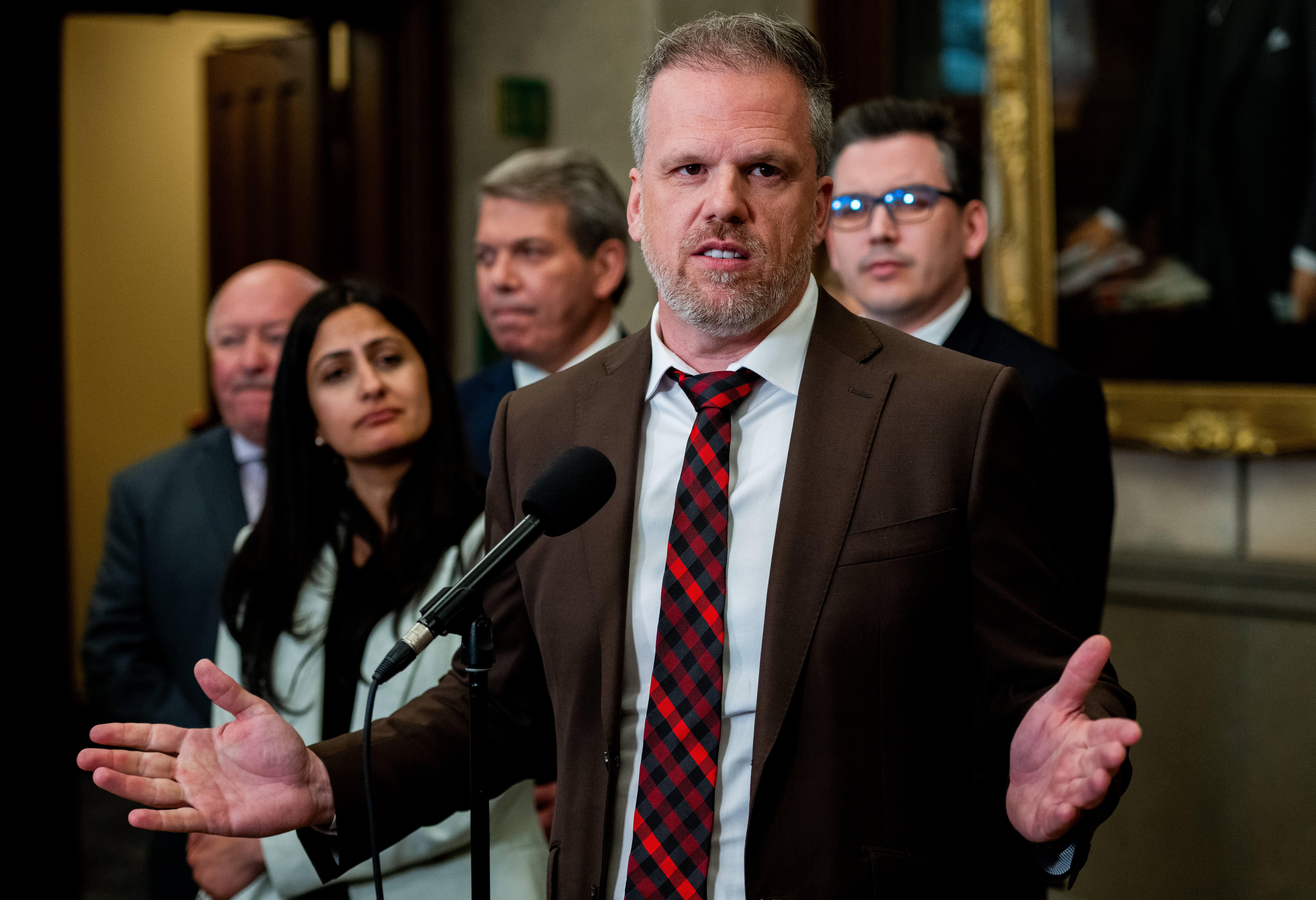 Министърът на здравеопазването Марк Холанд казва че разбира се че