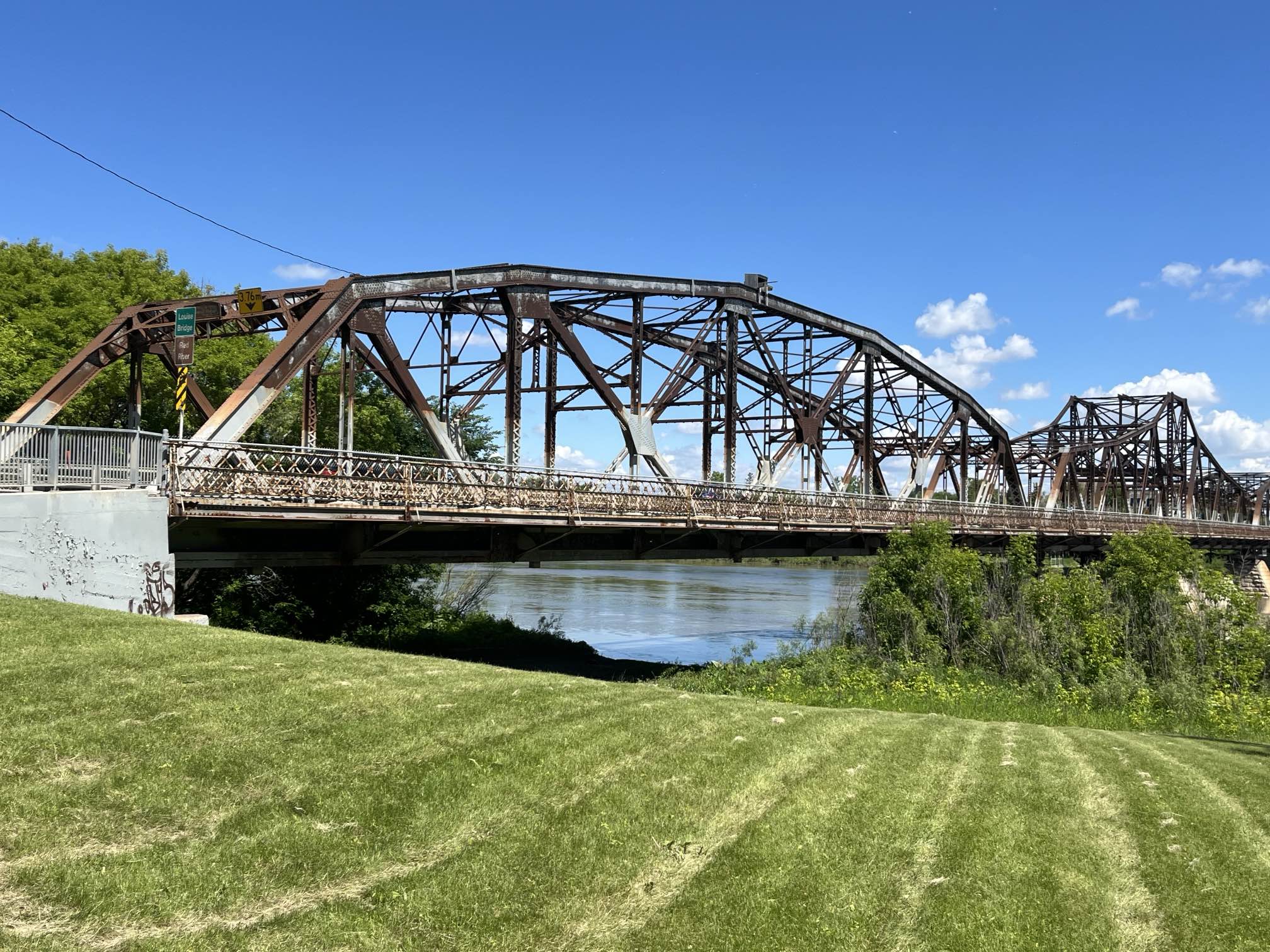 автомобилисти които обикновено поемат моста на Луиз по маршрутите си