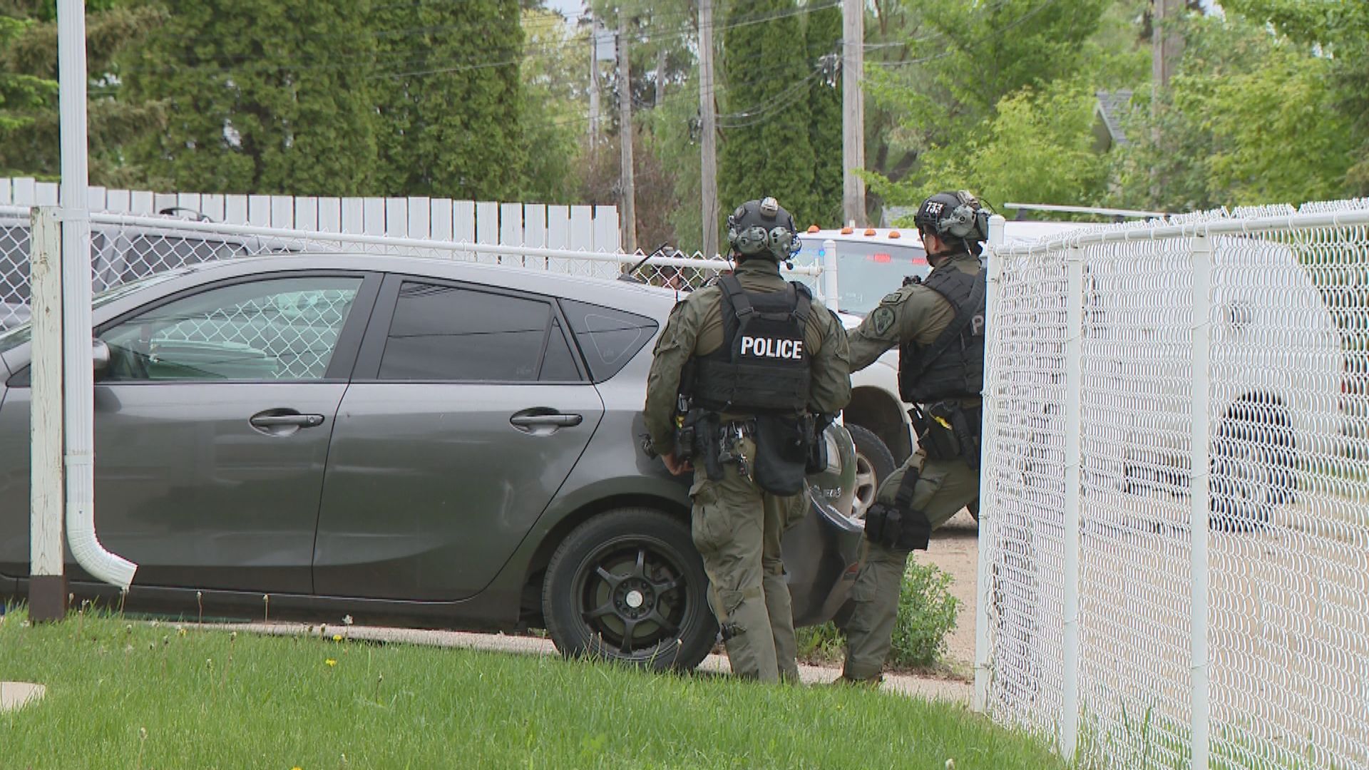 Man charged with threatening lives of officers during stand-off: Saskatoon police