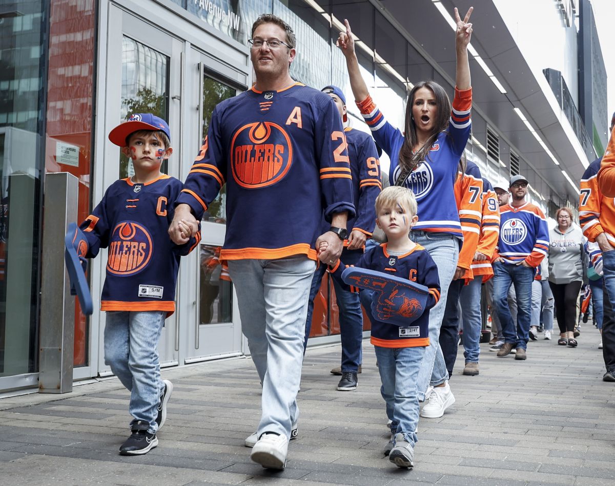 Edmonton Oilers fans arrive for Game 6 of the Western Conference finals of the NHL hockey Stanley Cup playoffs against the Dallas Stars in Edmonton, Sunday, June 2, 2024.