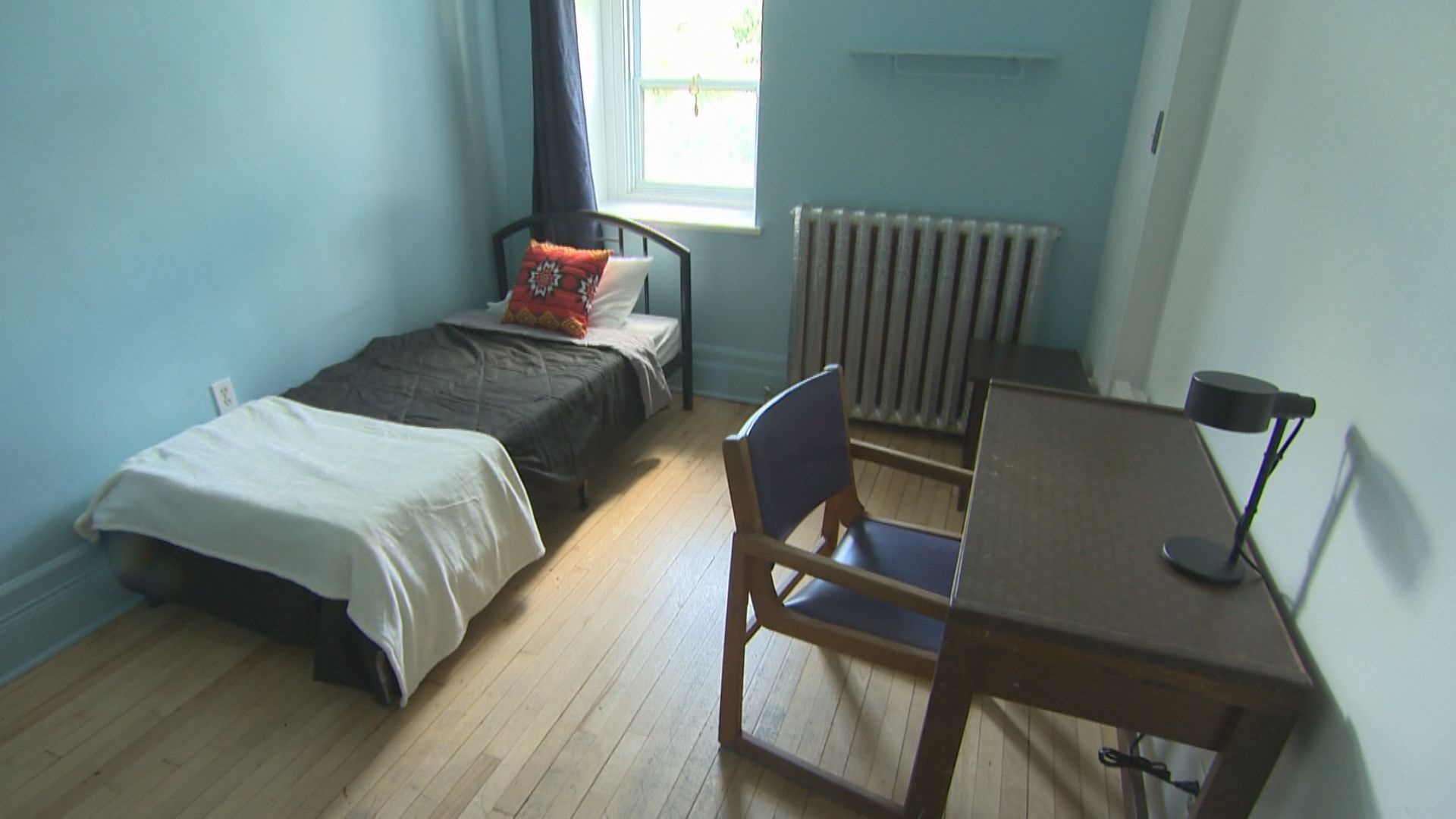 в МонреалСгушен на Ste Famille Street в района на Милтън Парк