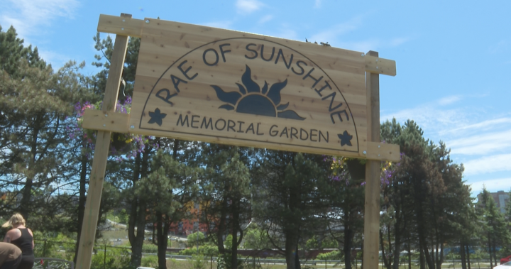Мемориалната градина на Сейнт Джон почита жертвите на пожара в лагера, служи като напомняне