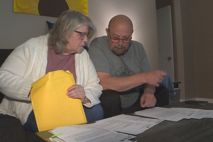 Winnipeg couple voices concerns over personal care home rates in Manitoba