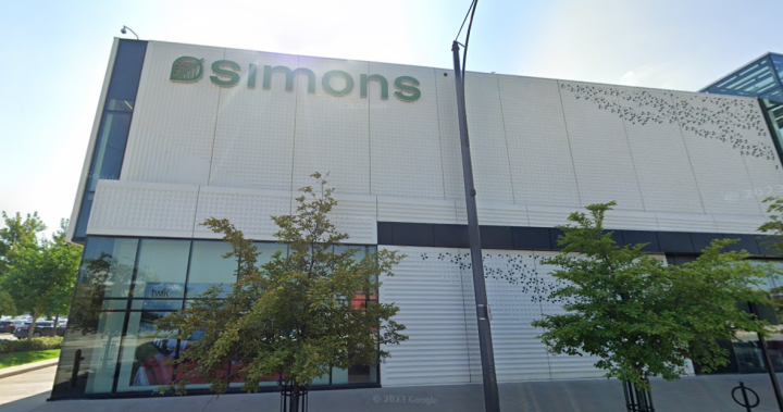 Simons съществува от по дълго време от повечето канадски търговци на дребно