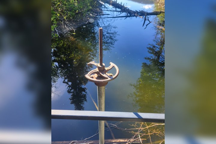 Water level of small lake near Peachland drops after dam valve vandalized