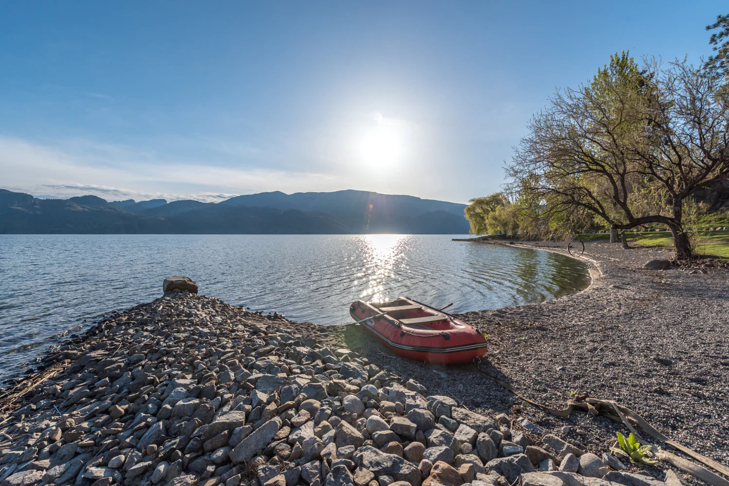 Огромен крайбрежен имот в Okanagan беше продаден за да помогне