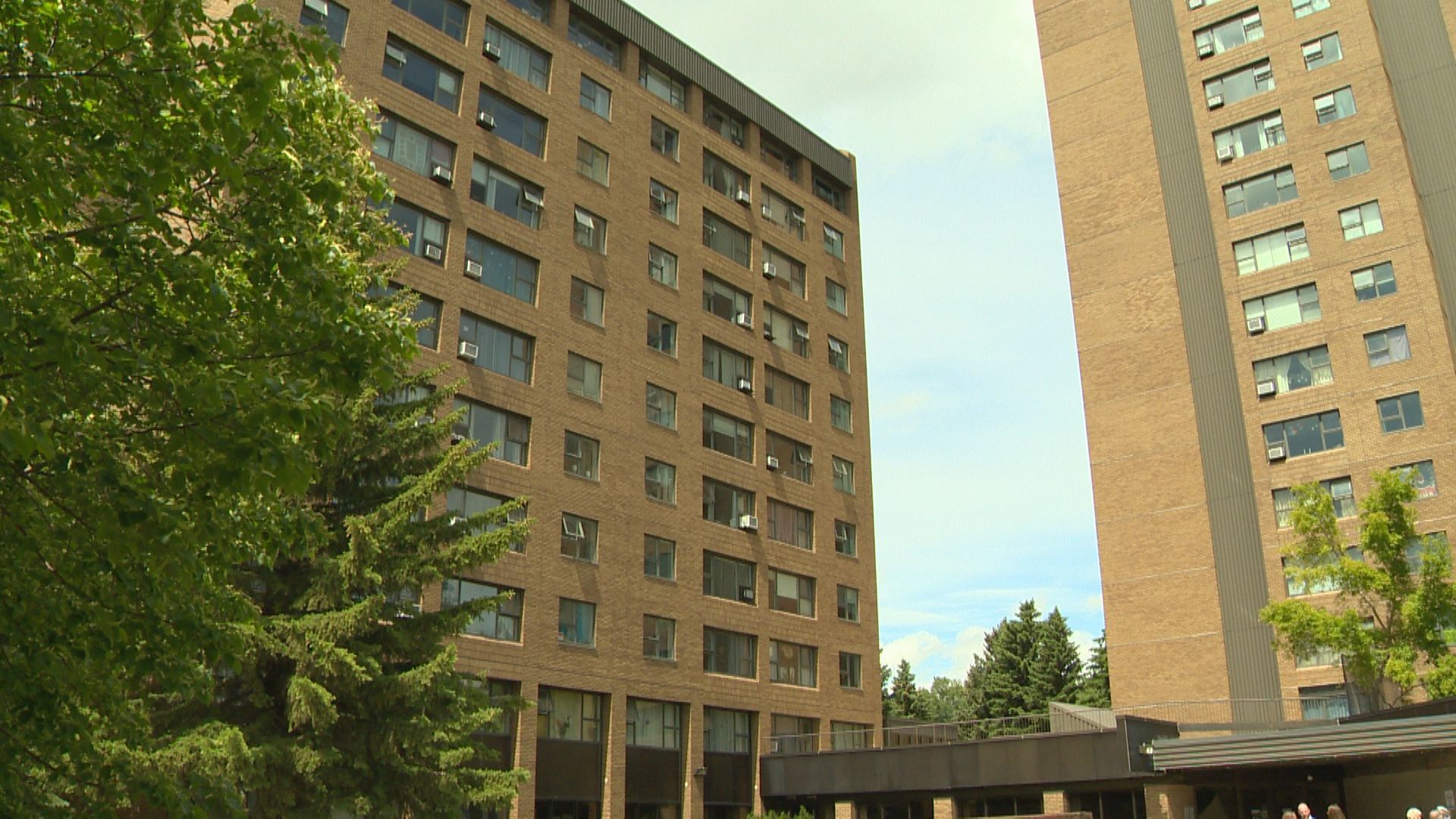‘Feel like prisoners’: Saskatoon senior task force formed to battle apartment addiction problems
