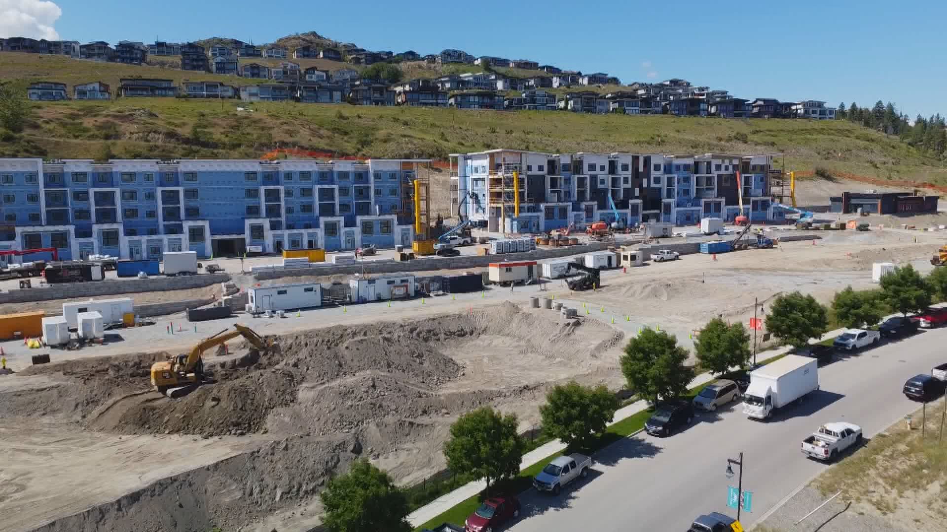 Кварталът Ponds в Келоуна Горна мисия на Британска Колумбия преживява