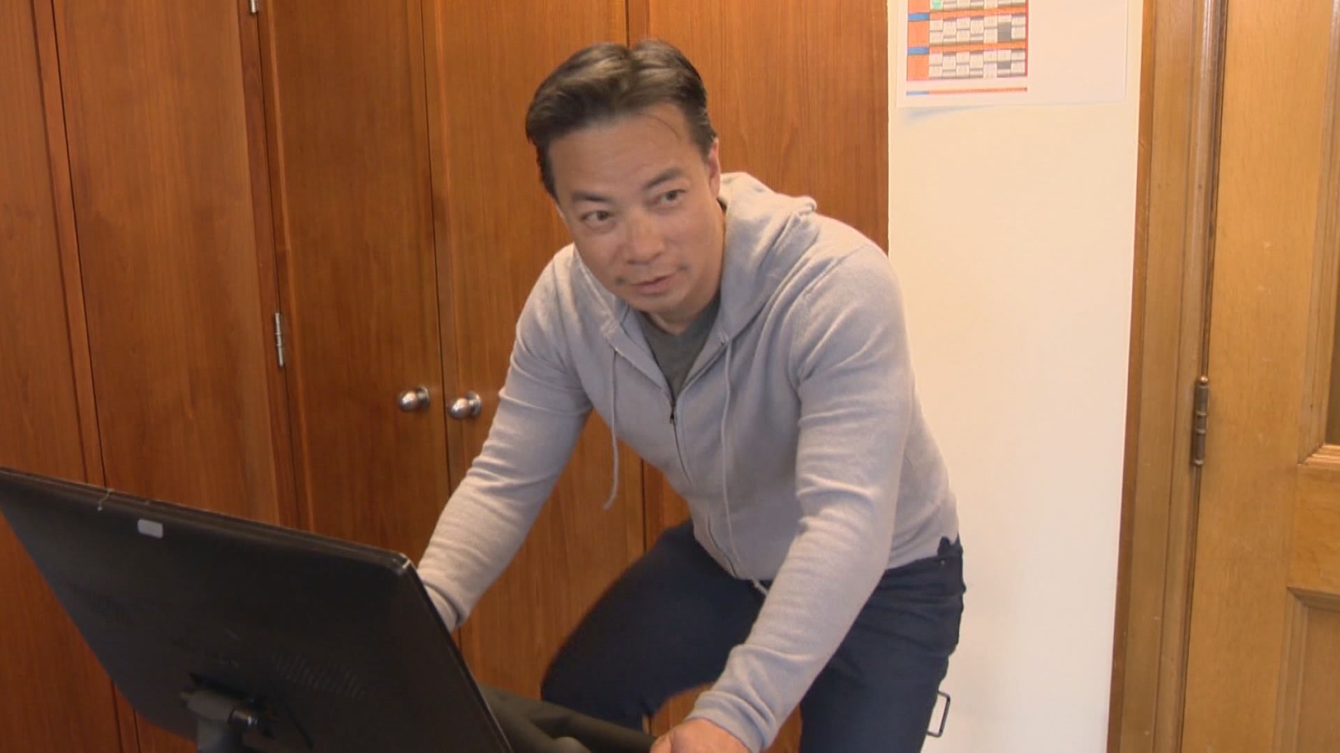 Кметът на Ванкувър Кен Сим се разгорещи заради критиците на