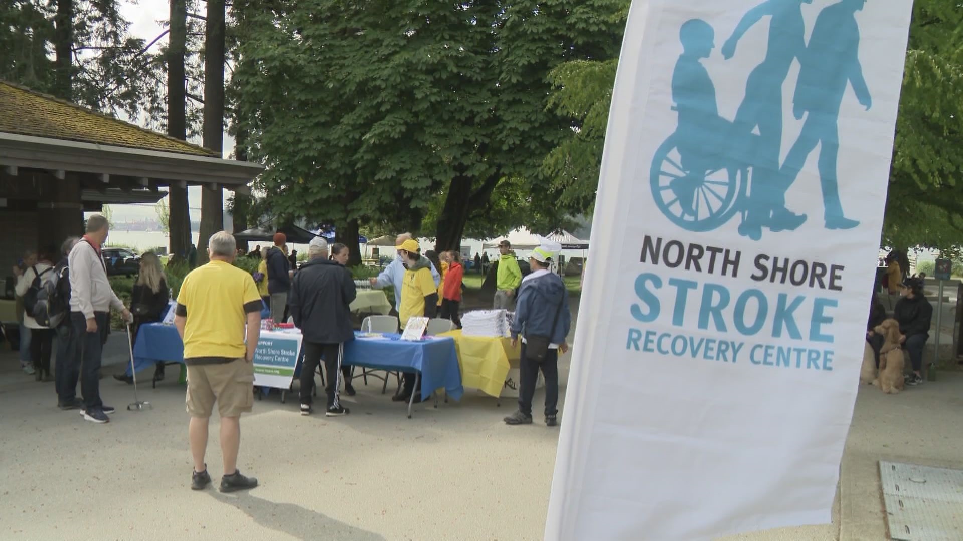 Десетки хора се събраха в Западен Ванкувър за събитие за