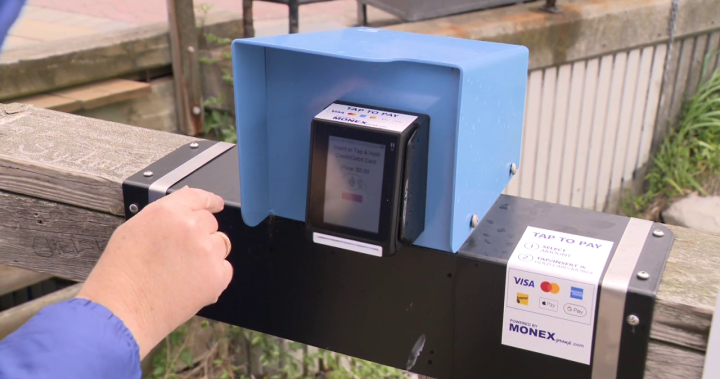White Rock поставя електронна кутия за дарения на кея, така че обществеността да може да помогне за плащането на надстройки