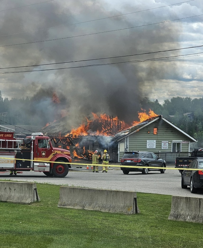 A man armed with knives and a gas can set a building ablaze at Anicinabe Park Tuesday around noon. During the investigation police shot the man who later died in hospital. Ontario's police watchdog is investigating.