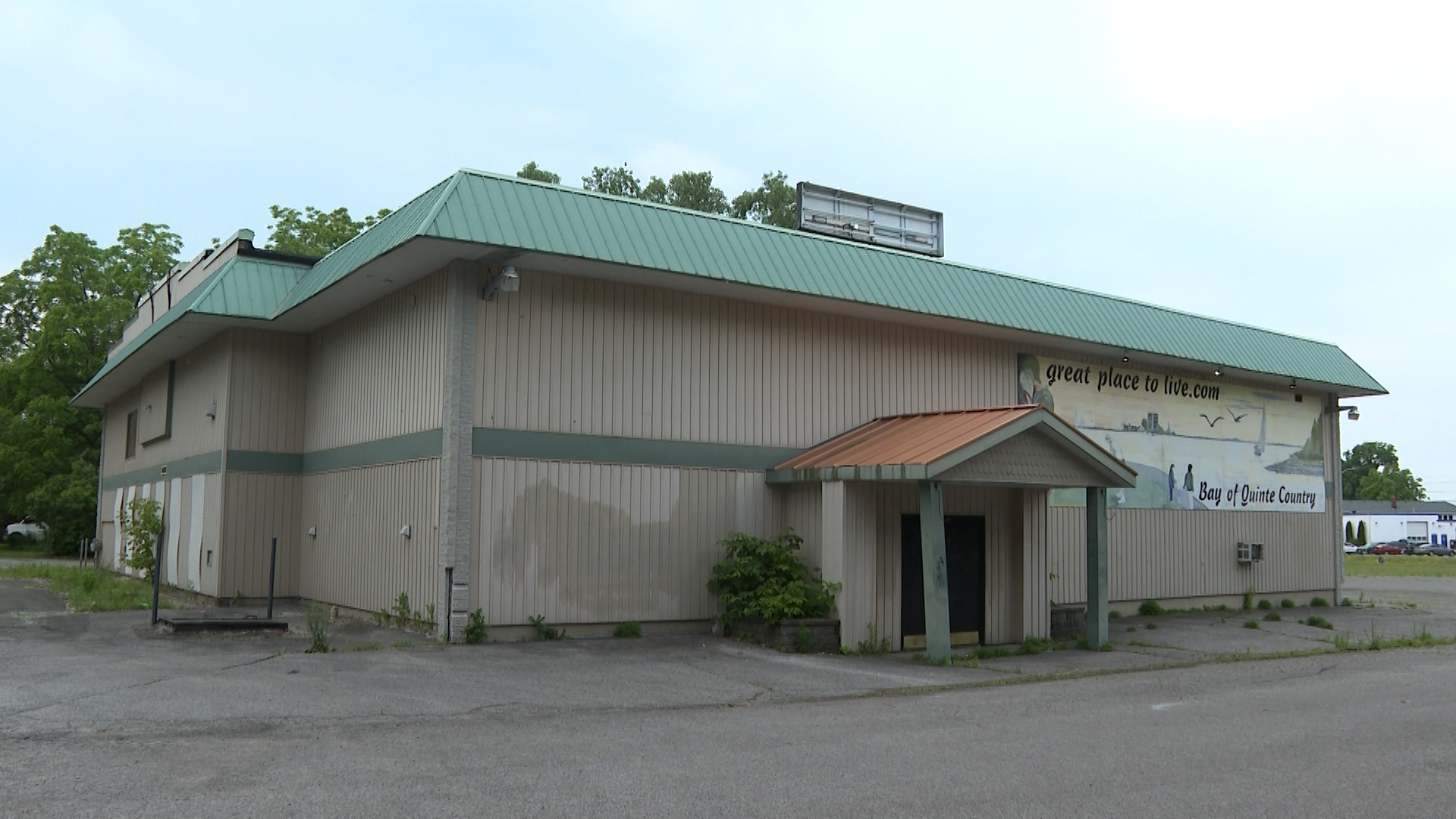 Град Белвил и местната United Way обявиха партньорство за справяне