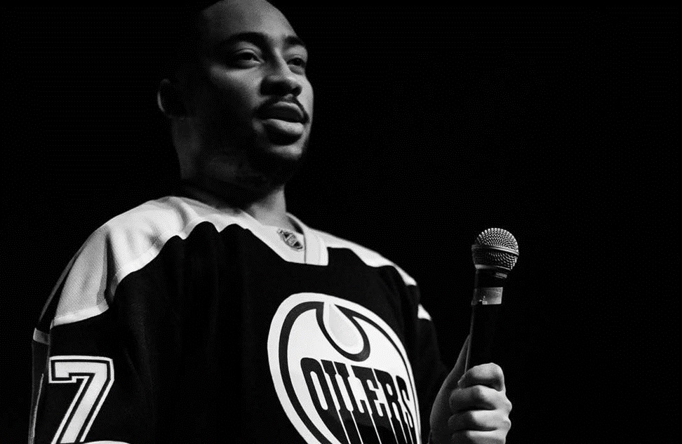 Рап изпълнителят от Edmonton Cadence Weapon призовава всички фенове на