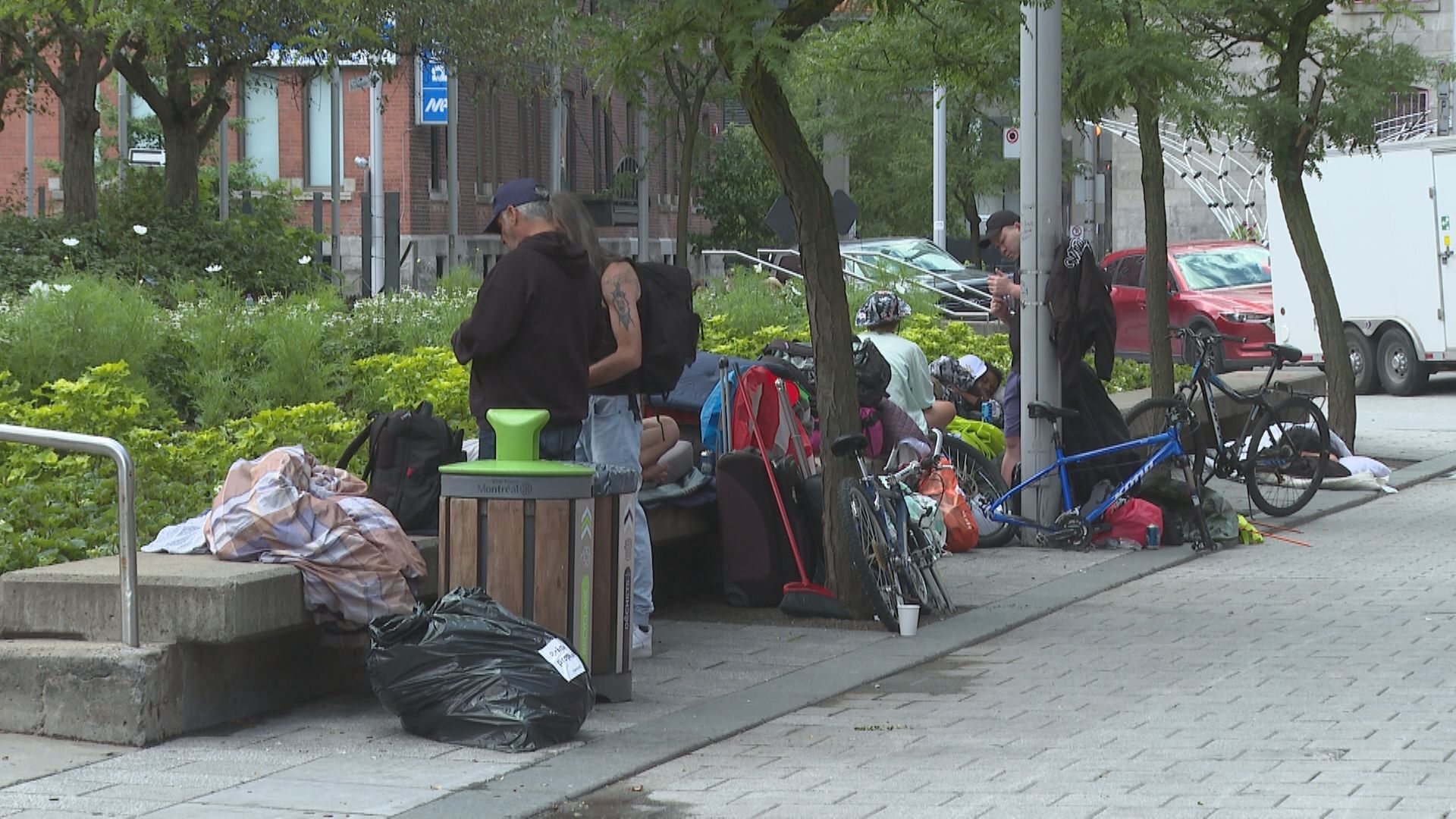 Полицаи от Монреал премахнаха палатки от лагер в покрайнините на
