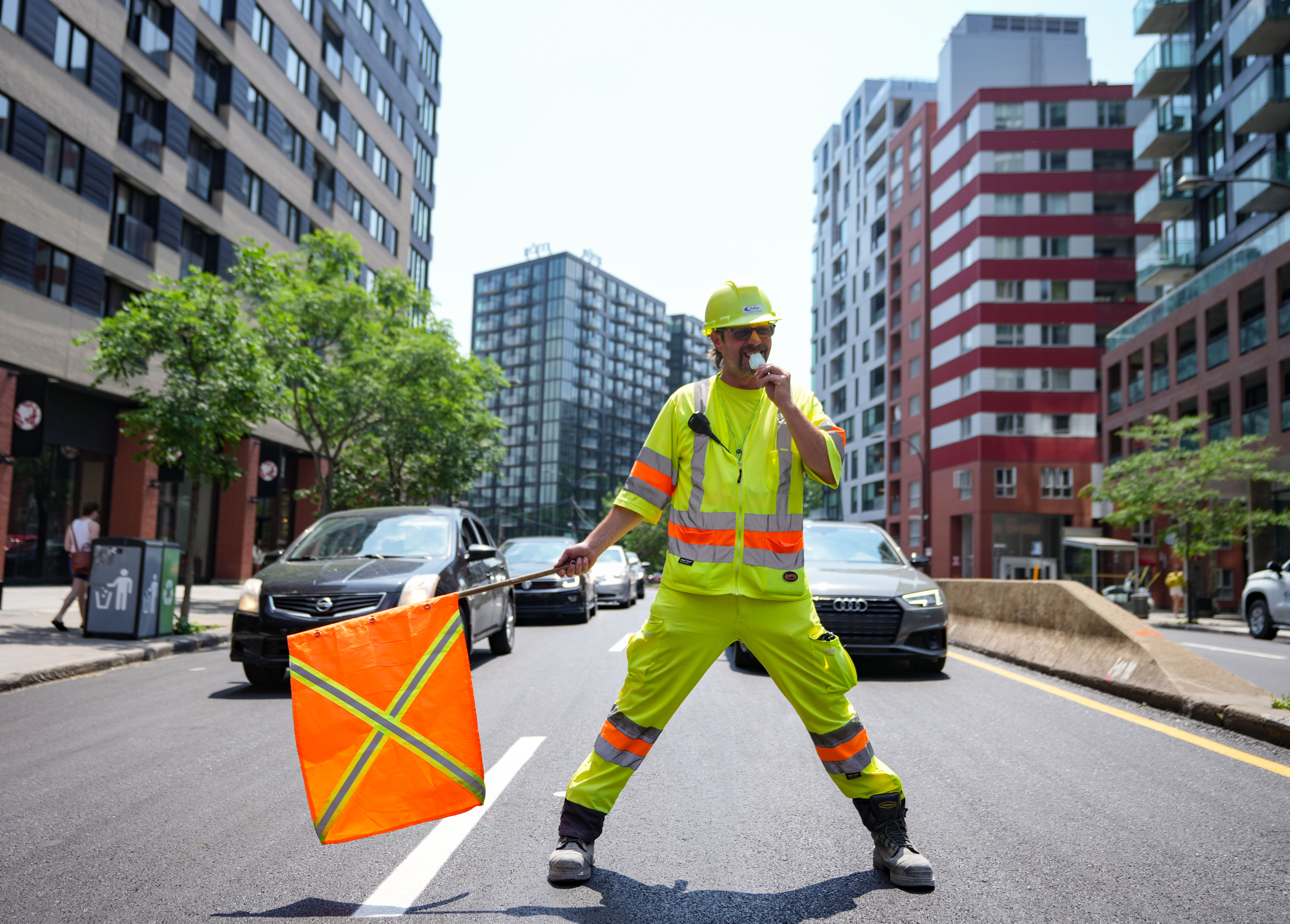 Много части на Канада продължават да се сблъскват с продължителна