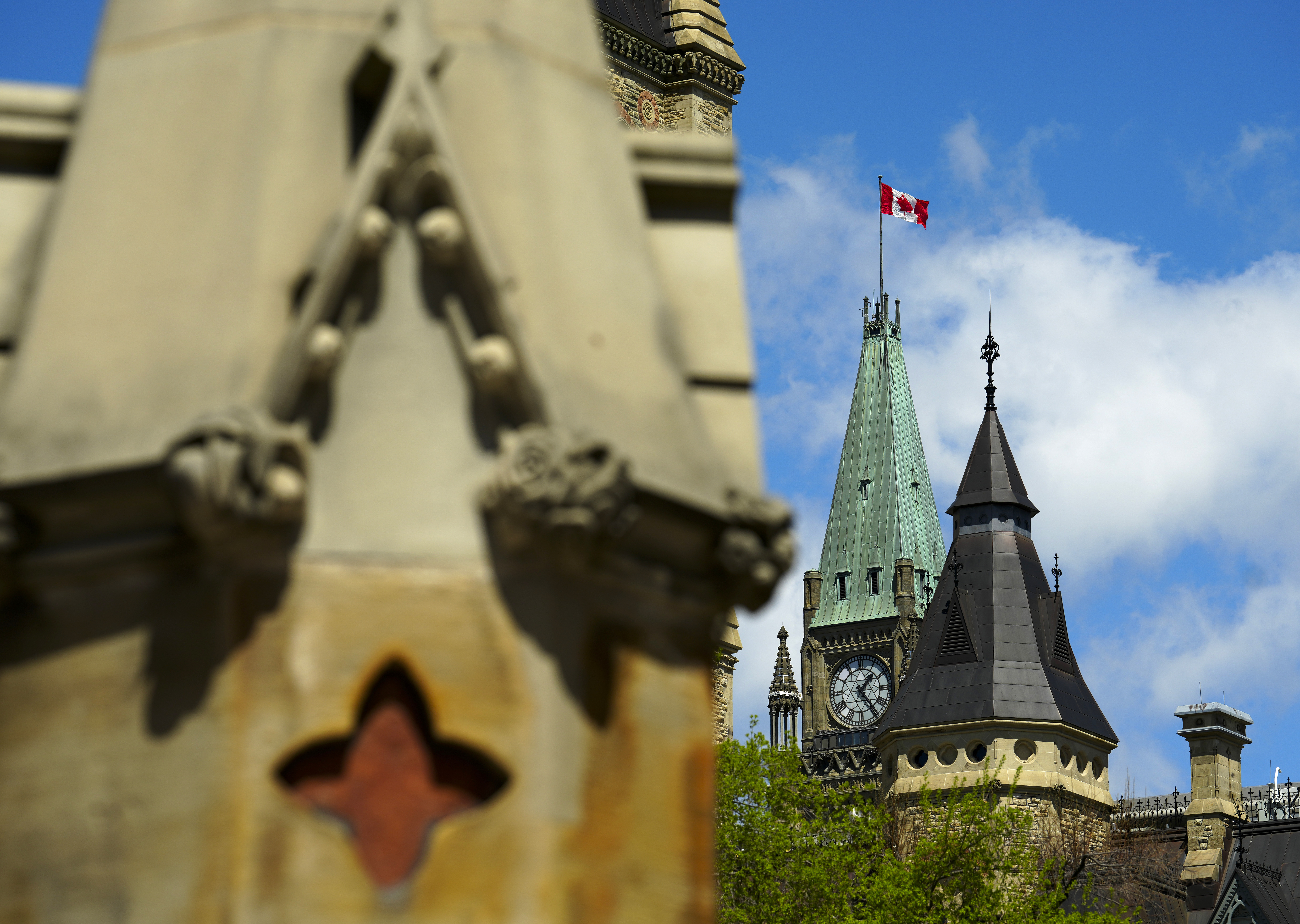 Бившият посланик на Канада в Китай Ги Сен Жак казва че