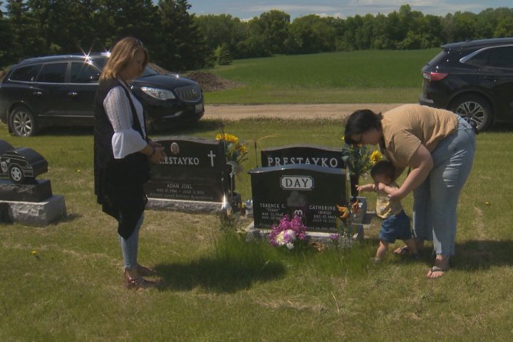 ‘A year of grief’: Family members of Carberry bus crash victims reflect 1 year later