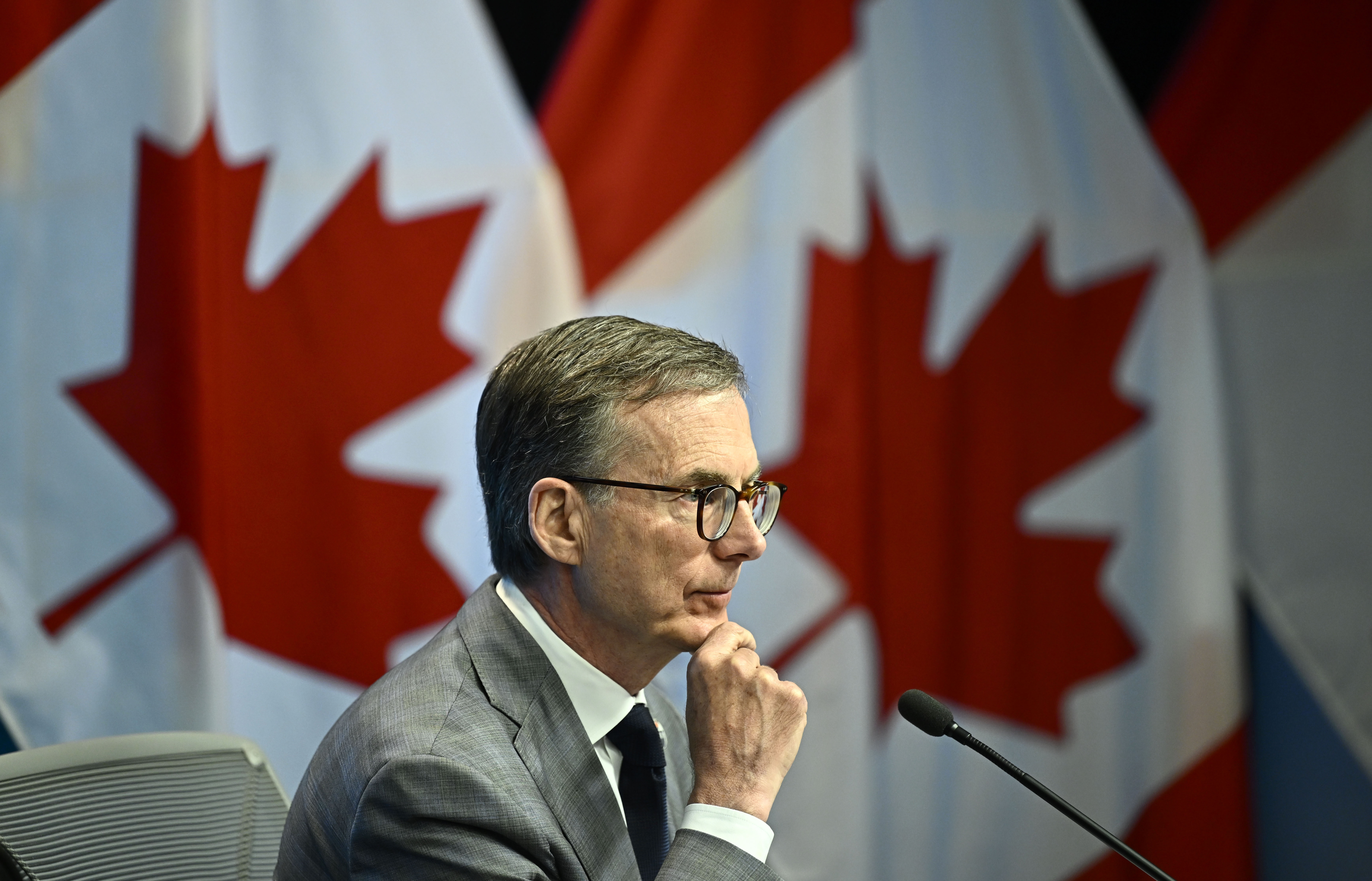 Тиф Маклем от Bank of Canada казва че пътят обратно