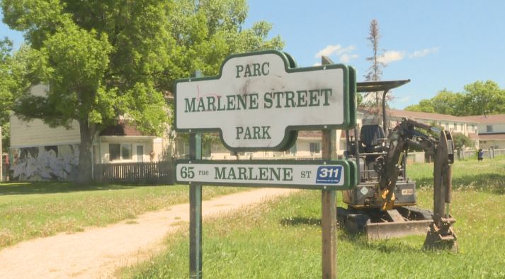 Отворена тревиста площ в квартал Сейнт Витал в Уинипег някога