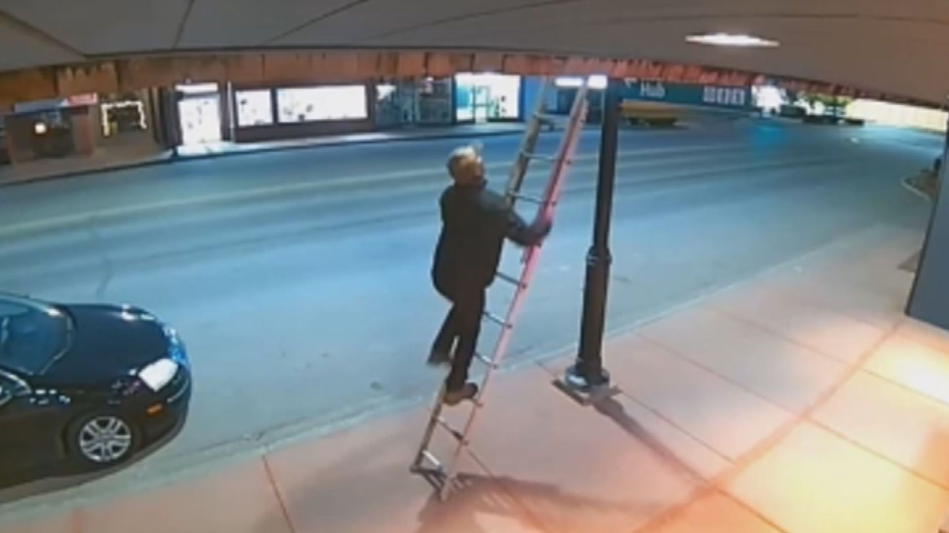 Полицията във Вандерхооф, Британска Колумбия, разследва случай на зло, след