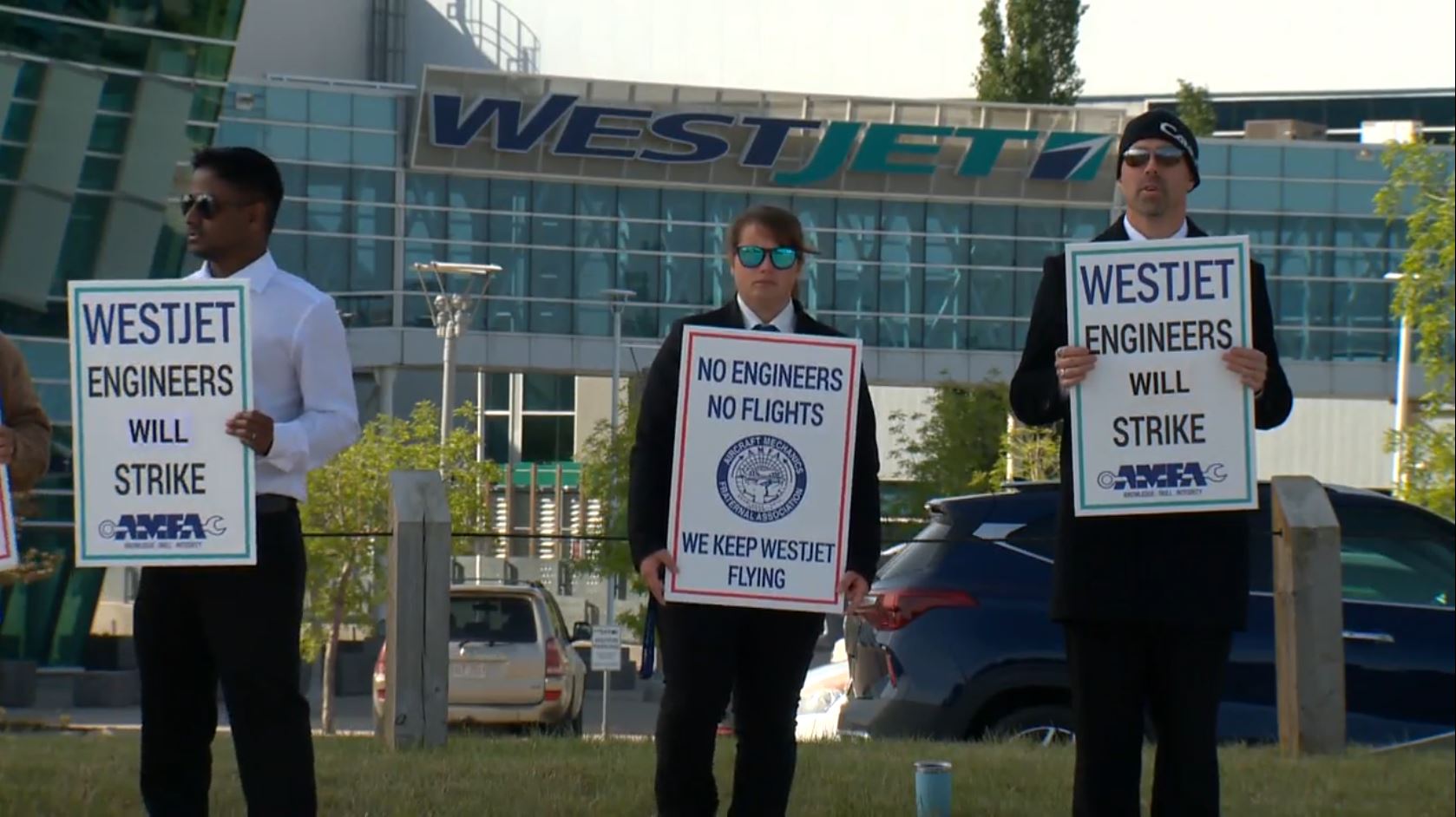 WestJet is cancelling dozens of flights as mechanic strike looms |  Globalnews.ca