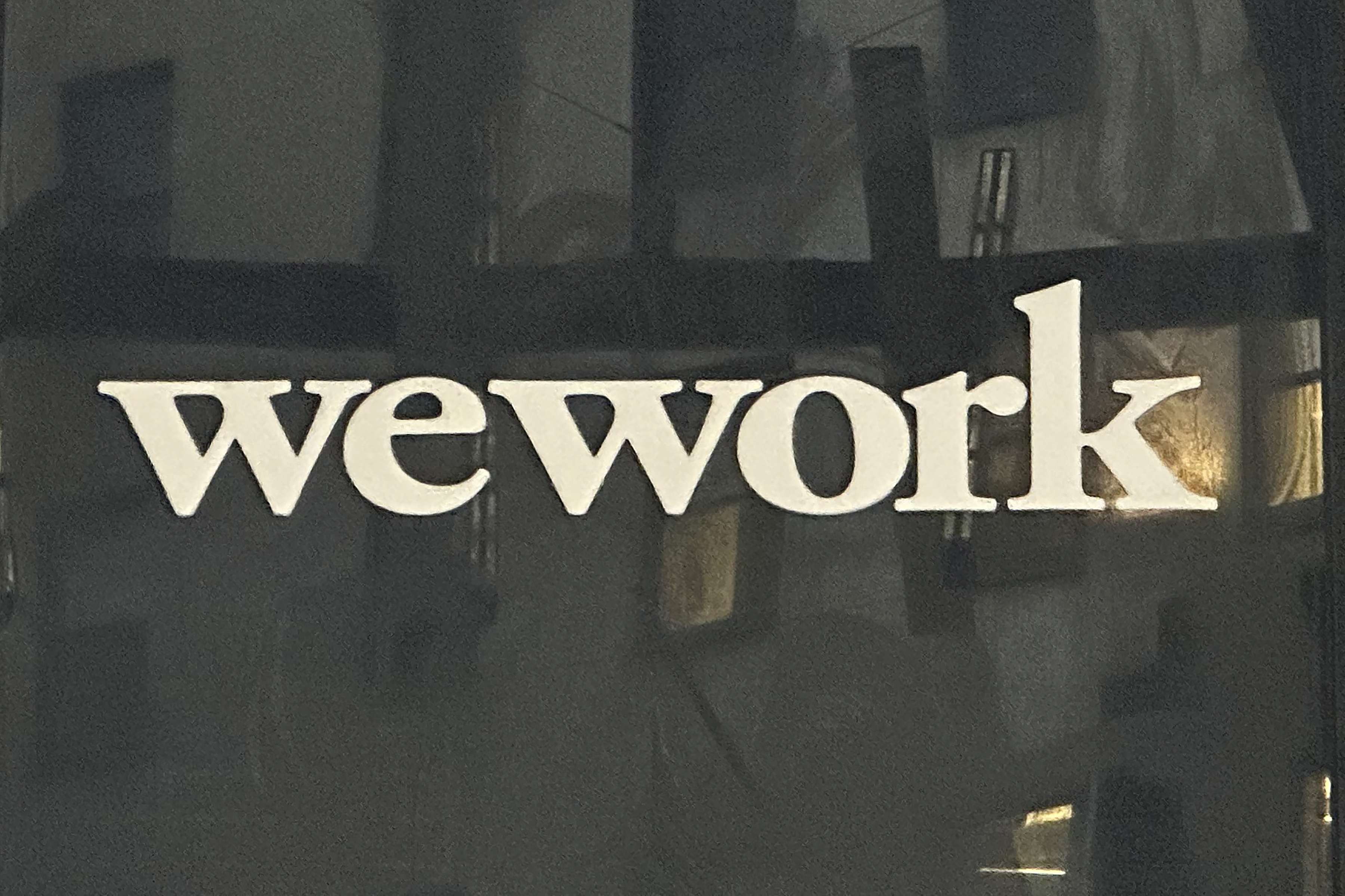WeWork каза че главният изпълнителен директор Дейвид Толи ще се