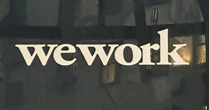 Главният изпълнителен директор на WeWork ще се оттегли, след като компанията излезе от фалит