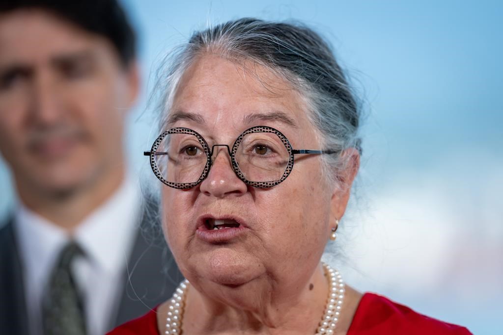 Федералният отдел по рибарството свика външен преглед на поведението на