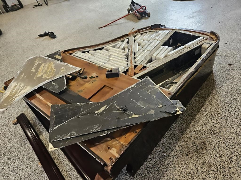 Квебек RCMP казва че е конфискувала 62 7 килограма кокаин скрит