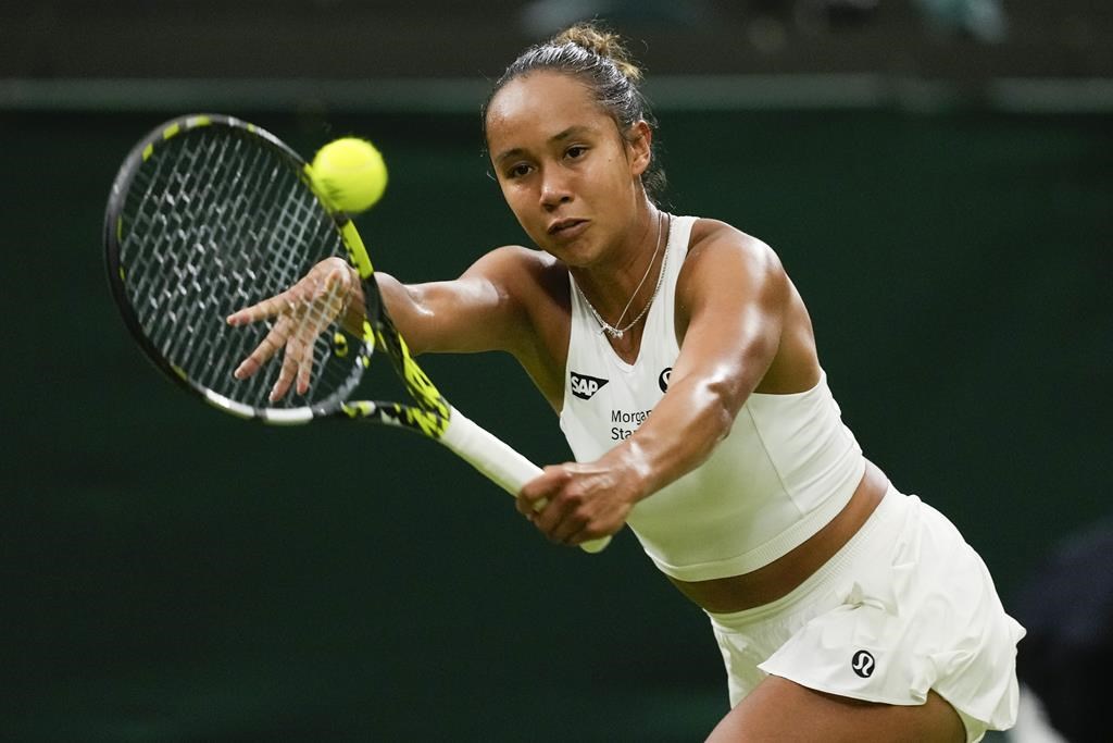 Fernandez into third round at Paris Olympics