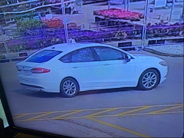 Измамник таксиметров оператор обикаля и краде банкова информация на хора