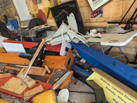 Тийнейджър е обвинен в шофиране в неравностойно състояние след като