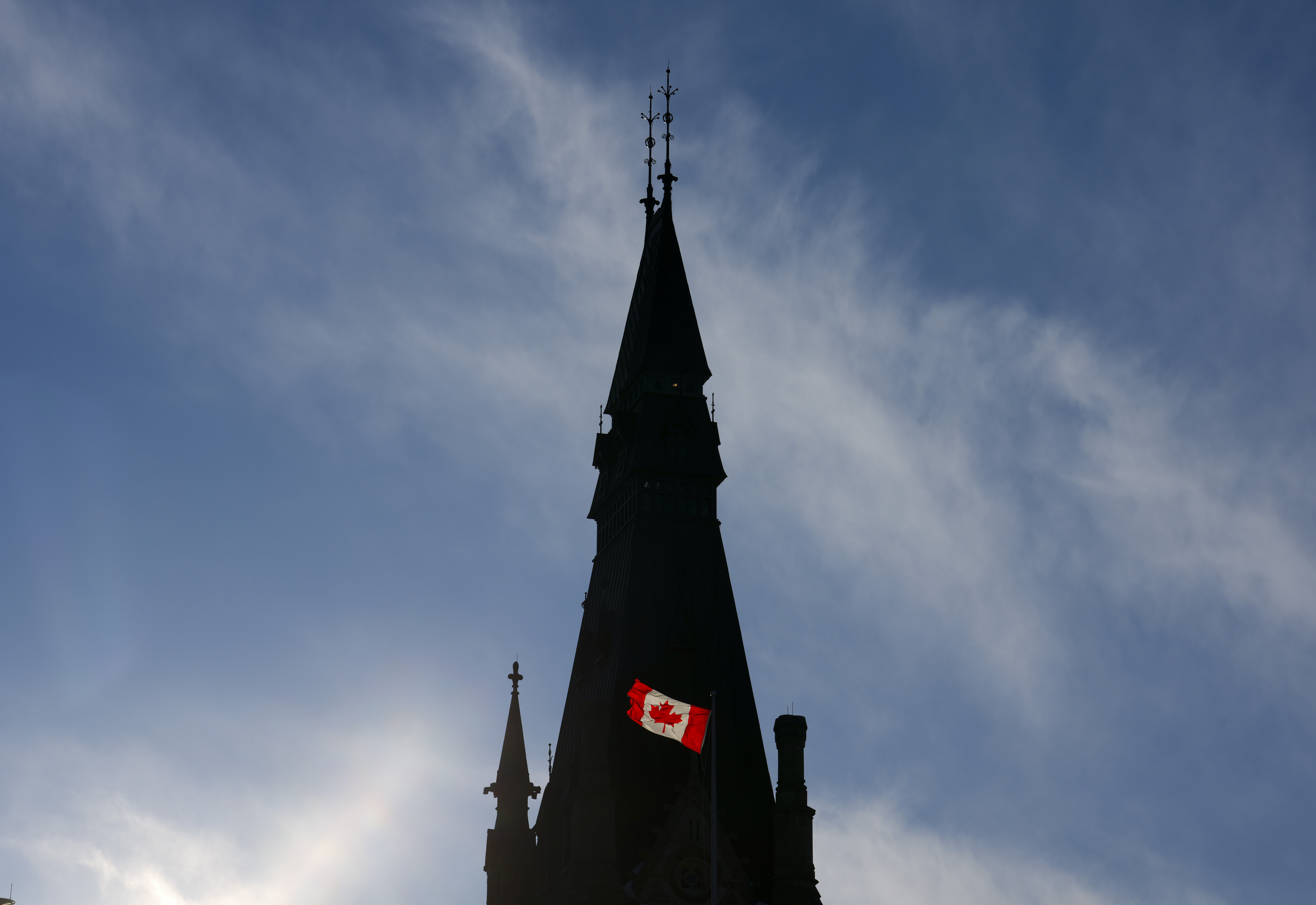 Пороят от онлайн заплахи срещу държавни служители накара някои канадци