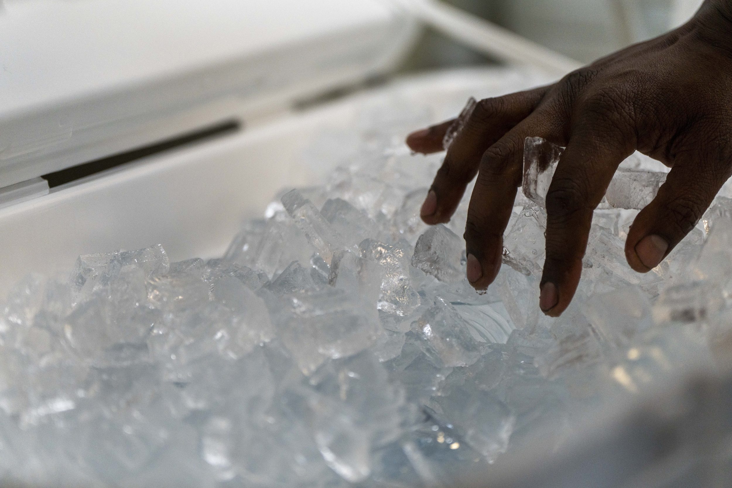 Бавно движеща се и потенциално рекордна гореща вълна се разпространява