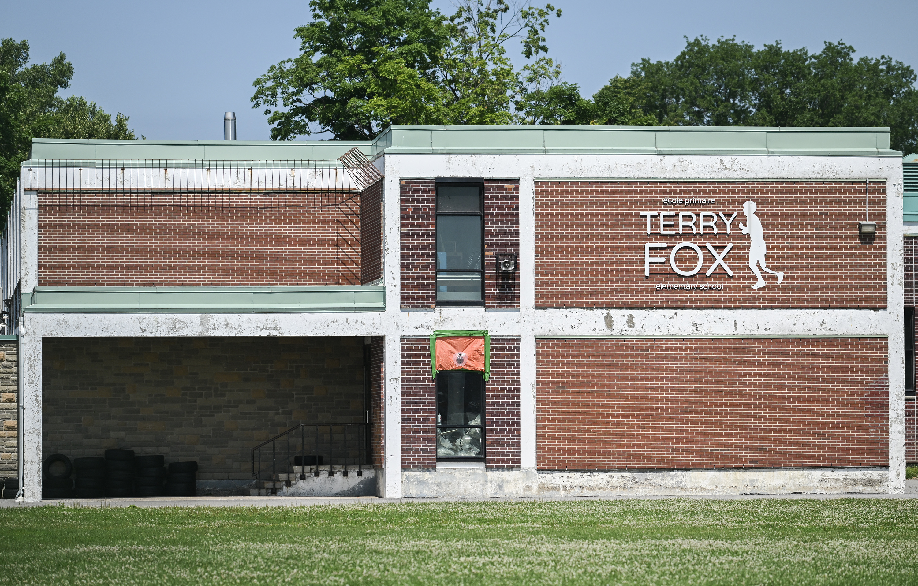 Начално училище в Монреал от години по невнимание изхвърля сурови