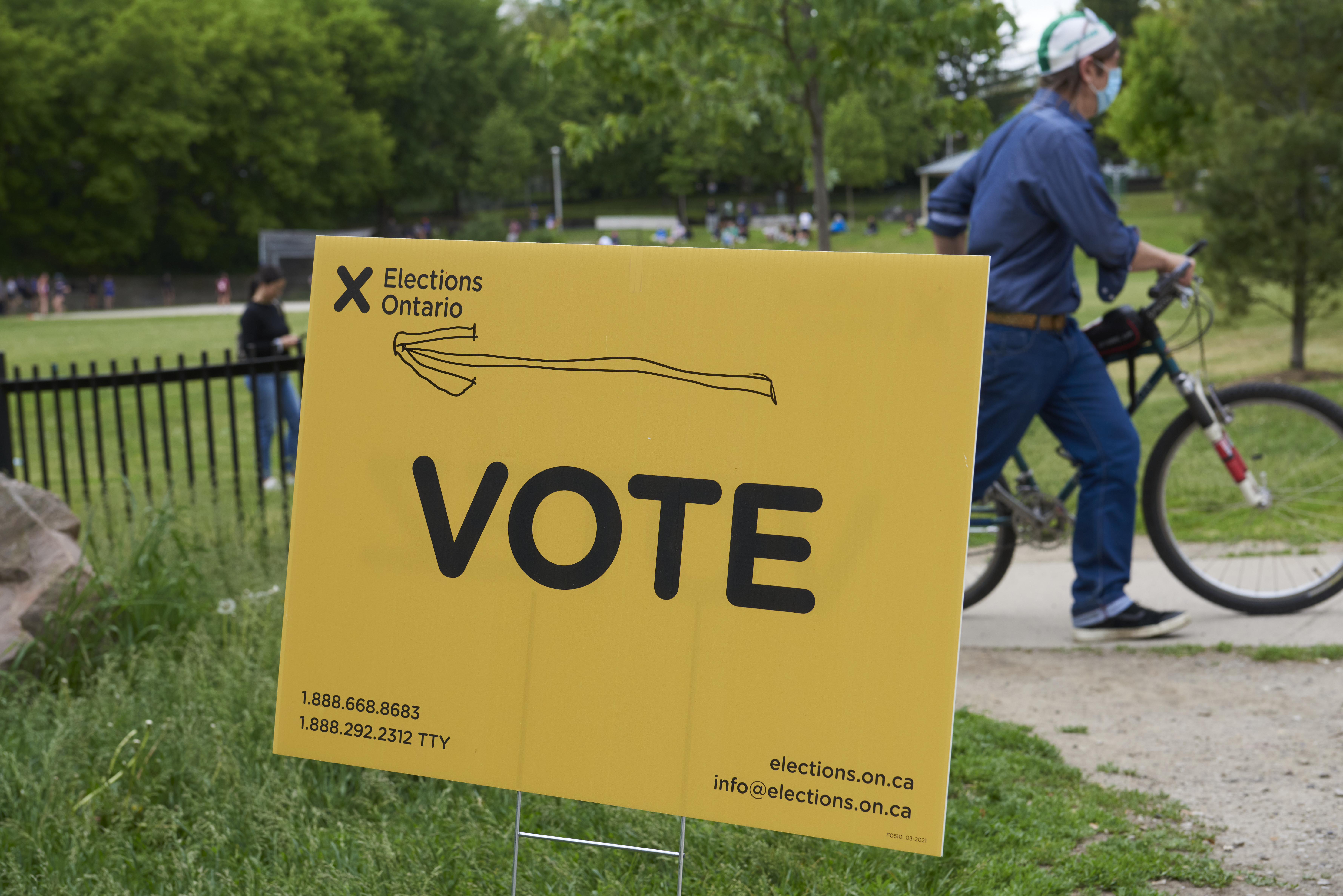 Свикването на предсрочни избори може потенциално да наруши силната преднина