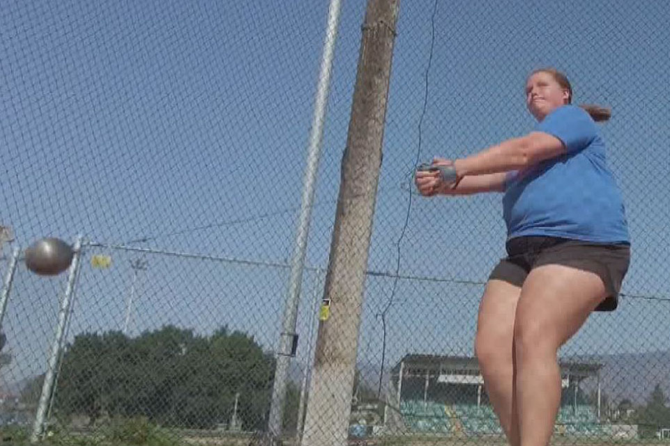 В леката атлетика на спорта хвърляне на чук двама канадски