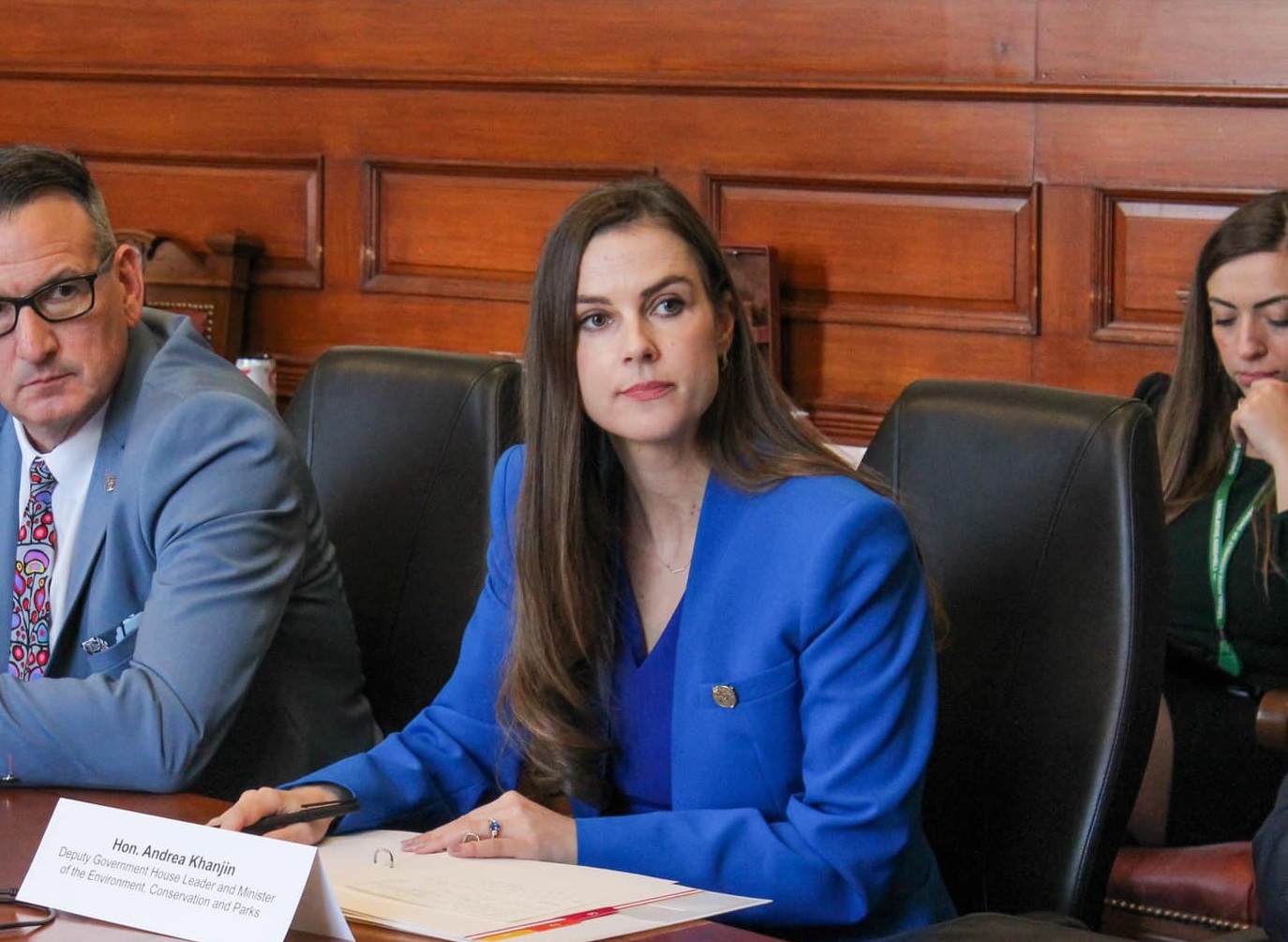 Министър от кабинета на Онтарио се извини и казва че