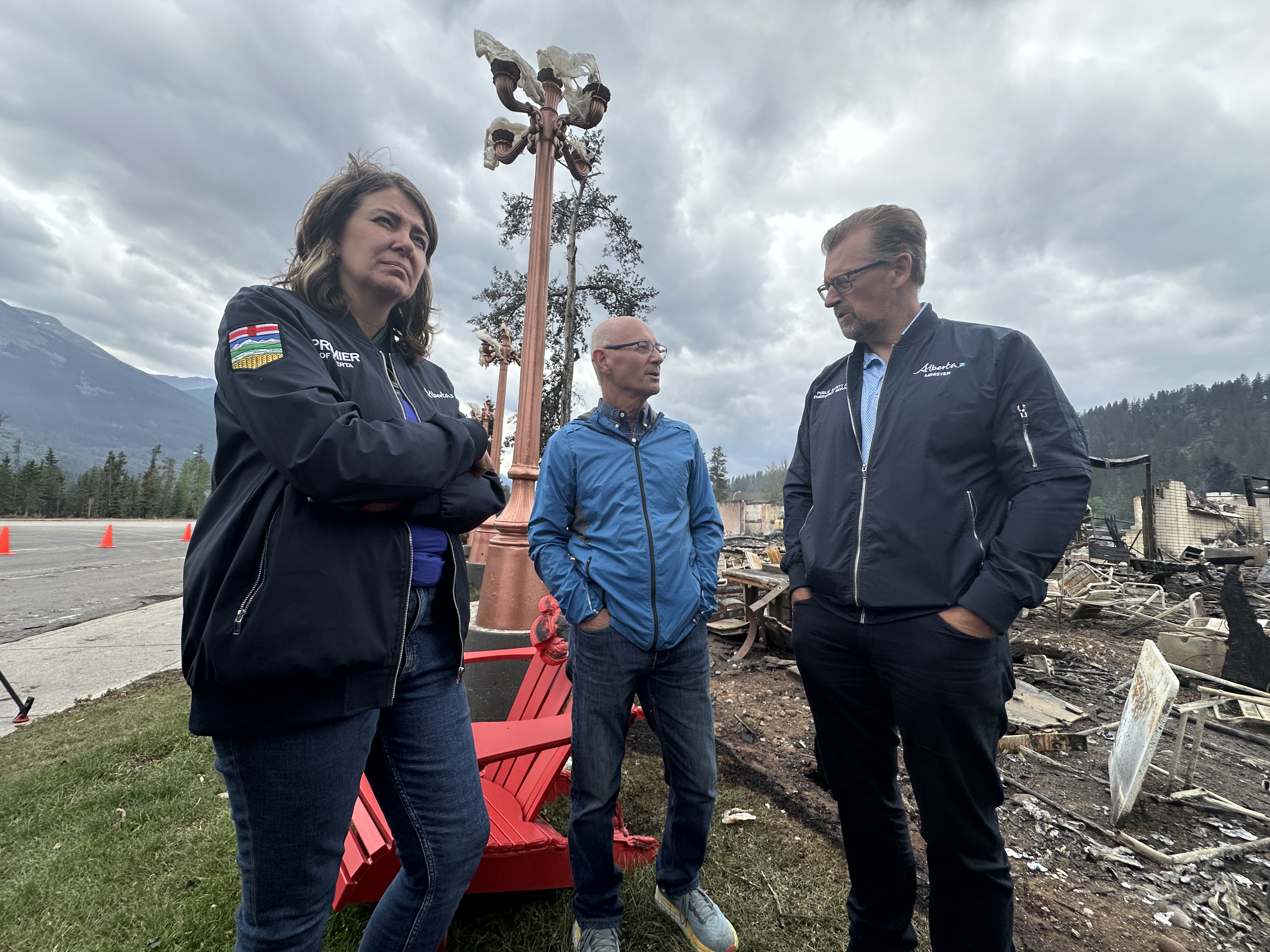 Доклад в Джаспър Уайлд пожар който опустоши градския курорт на