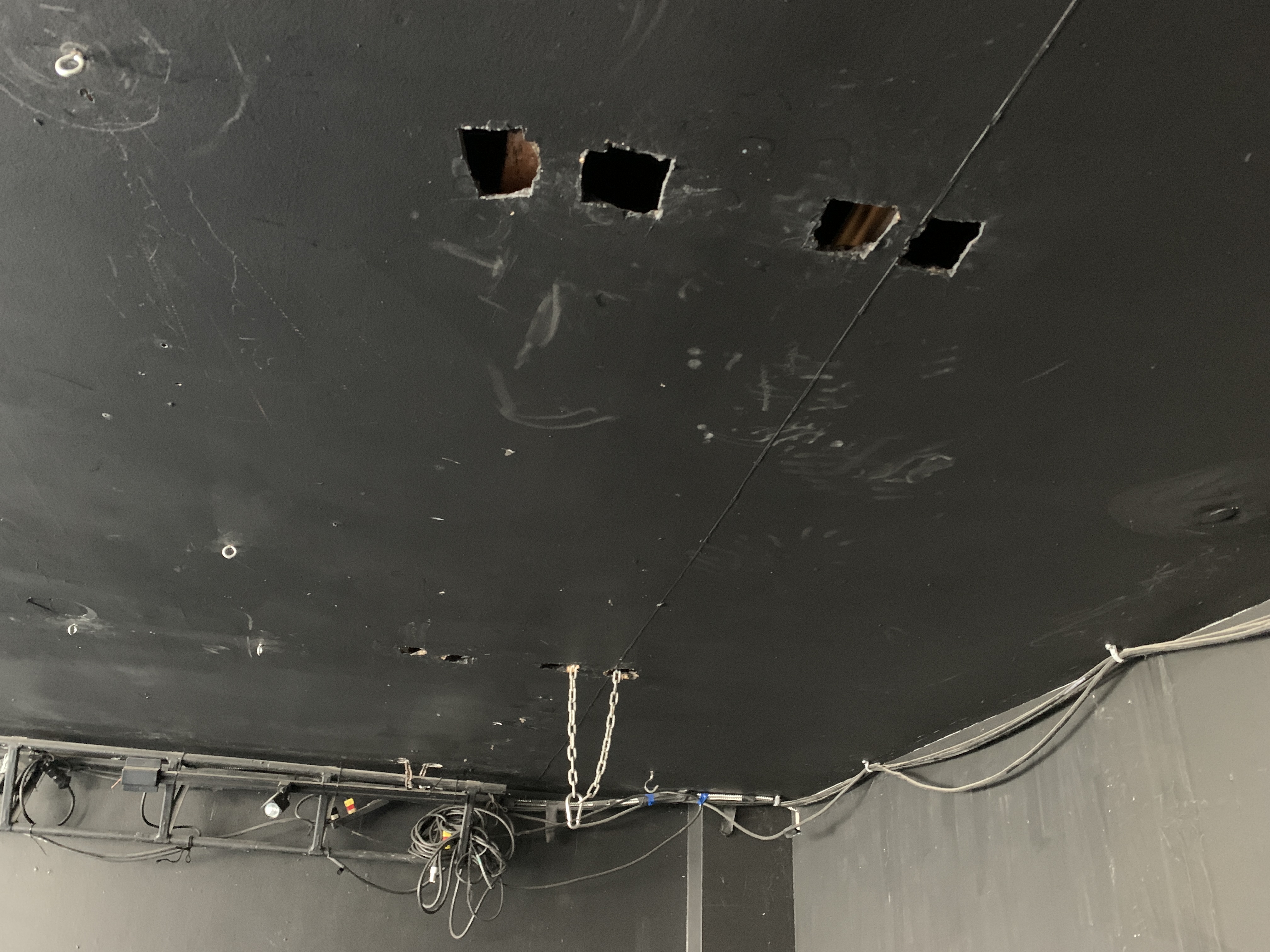 Членовете на персонала на Fringe Montreal оценяват щетите на Mainline