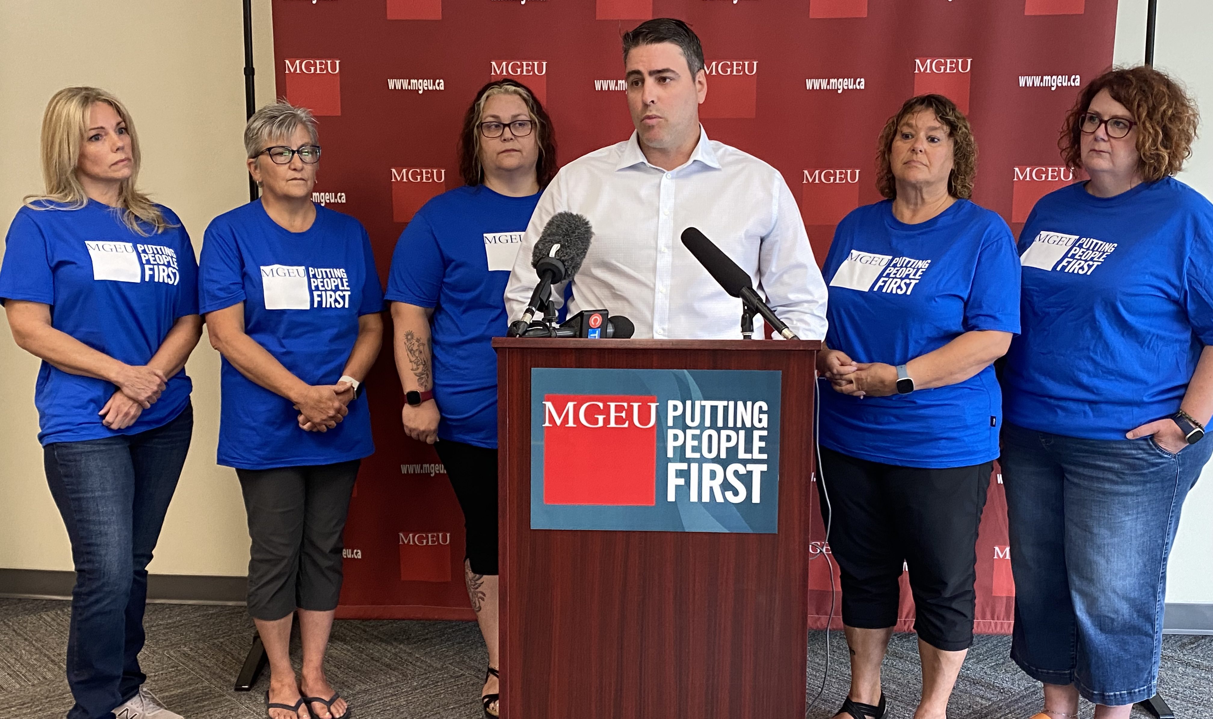 Синдикатът представляващ служителите в здравеопазването в Манитоба казва че провинцията