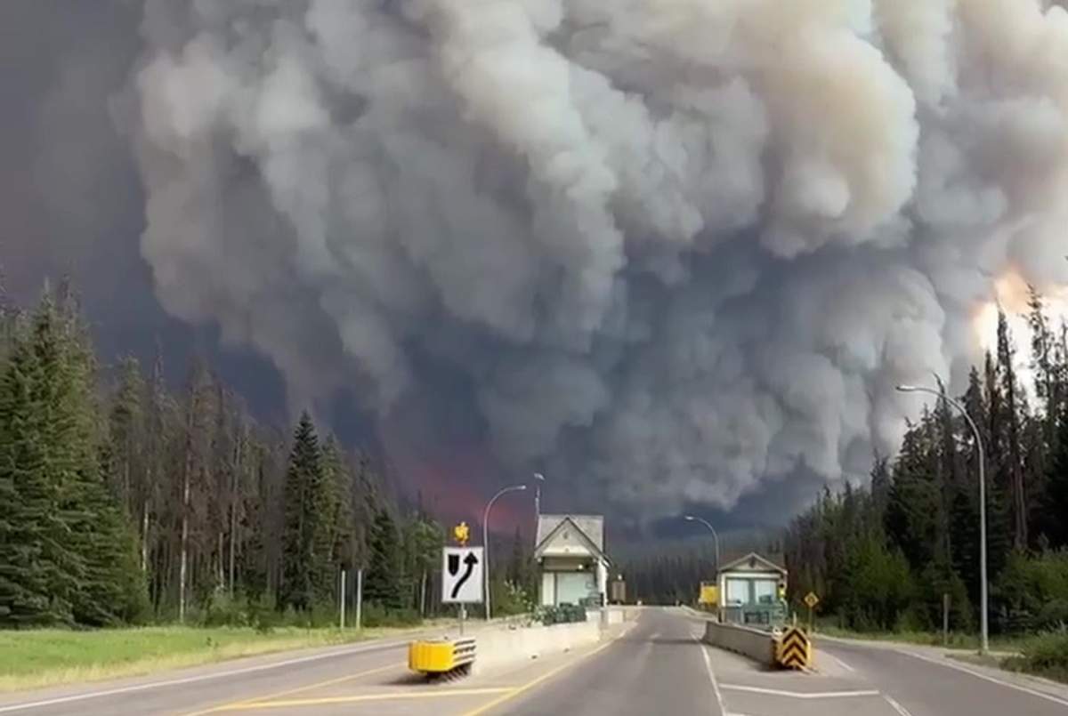 A massive plume of wildfire smoke as seen from the eastern Jasper National Park gates near Hinton on Wednesday, July 24, 2024.