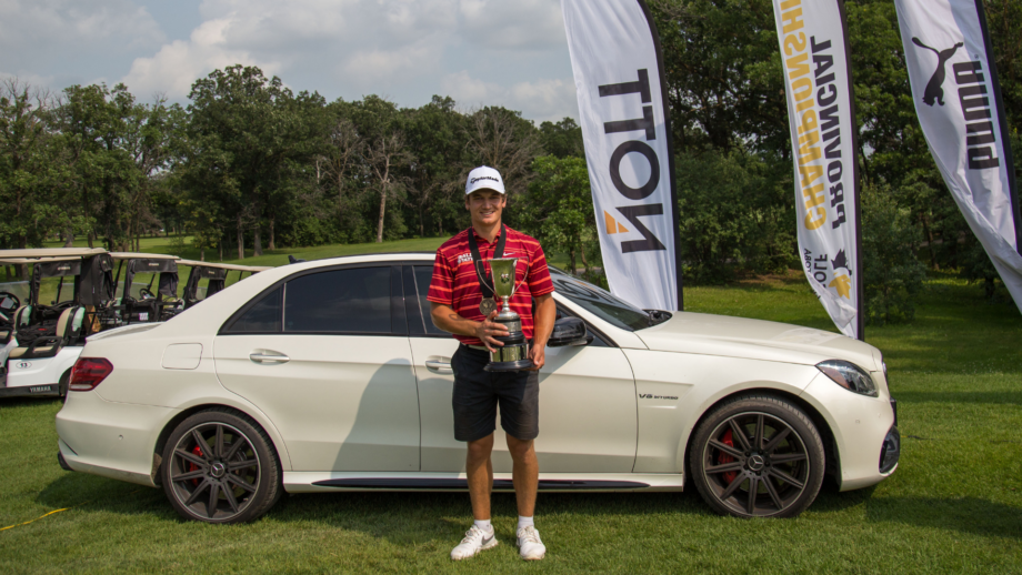 Braxton Kuntz holds the spoils of victory after winning 4th straight Manitoba Men's Amateur Championship. (Golf Manitoba / Brian Munz).