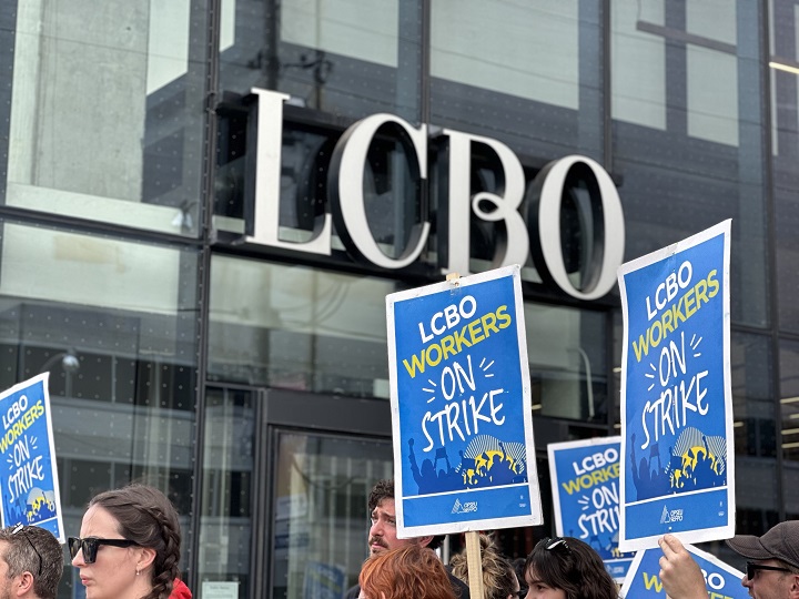 LCBO strike latest: Tourism industry struggling as convenience store applications pour in