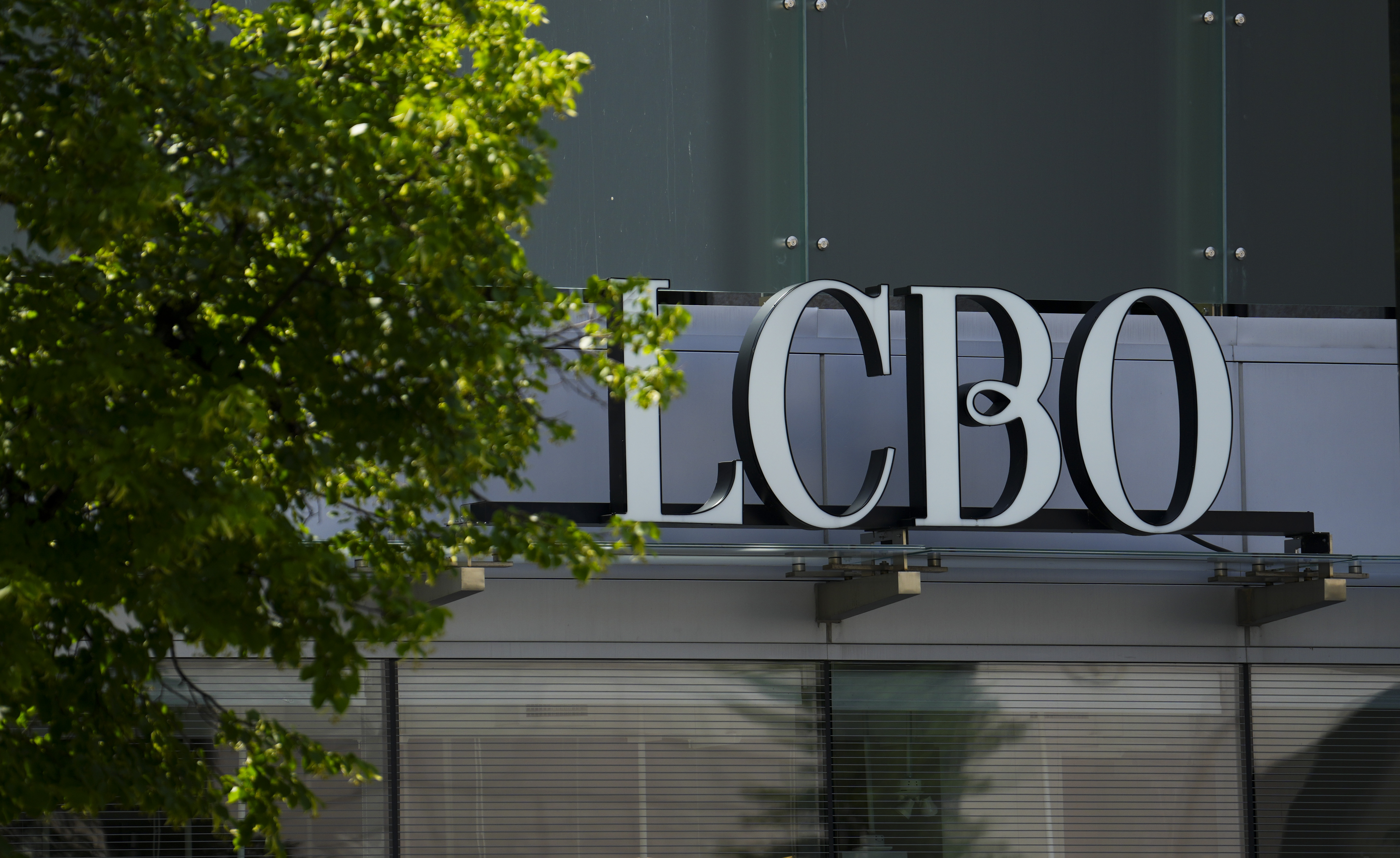 LCBO отменя плановете за ограничено отваряне на магазини тъй като