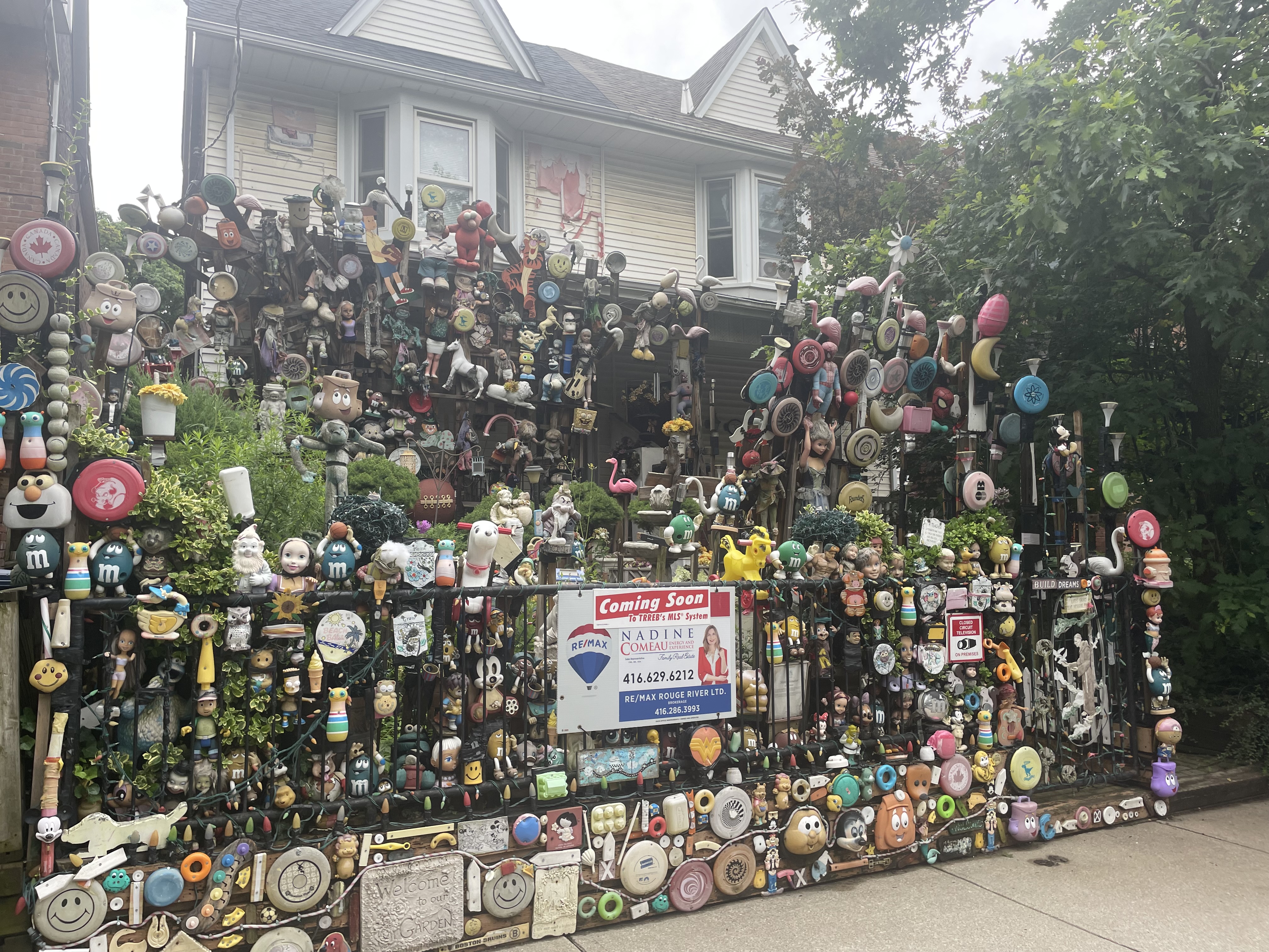 Quirky Toronto home dubbed ‘Leslieville dollhouse’ to hit market